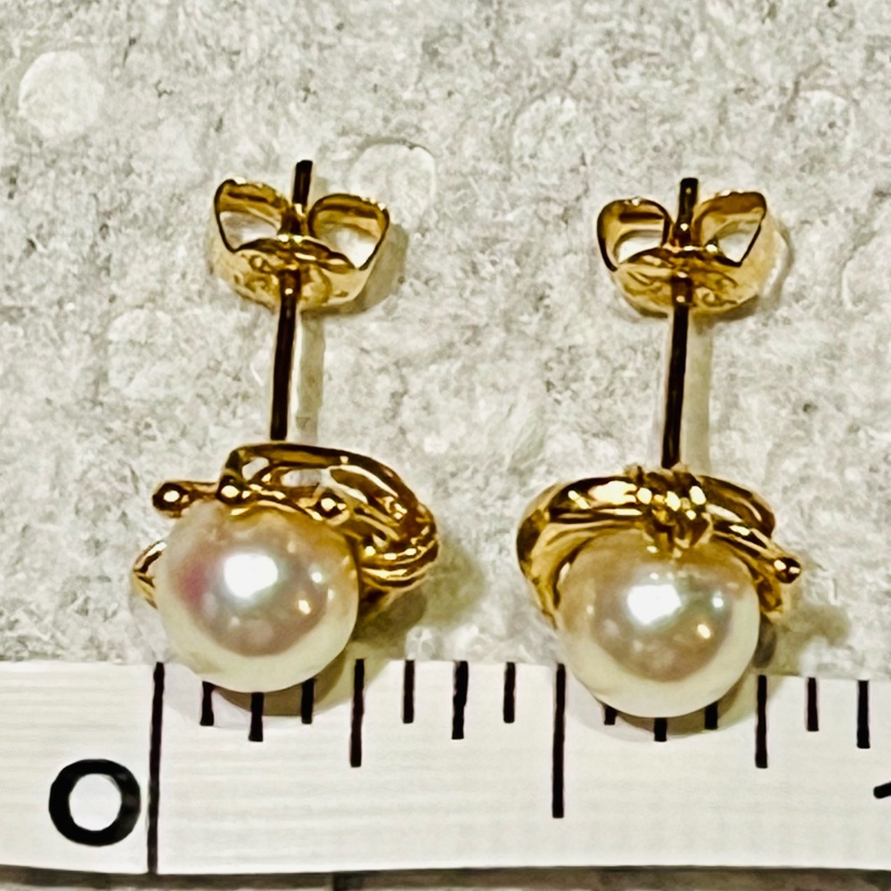Gold Pearl Stud Earrings - Classic Women Jewelry - Picture 3 of 3